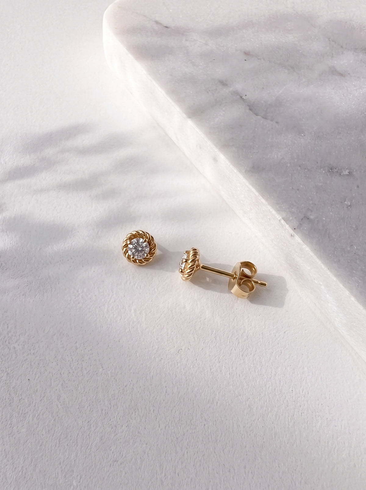 TWIST EARRING