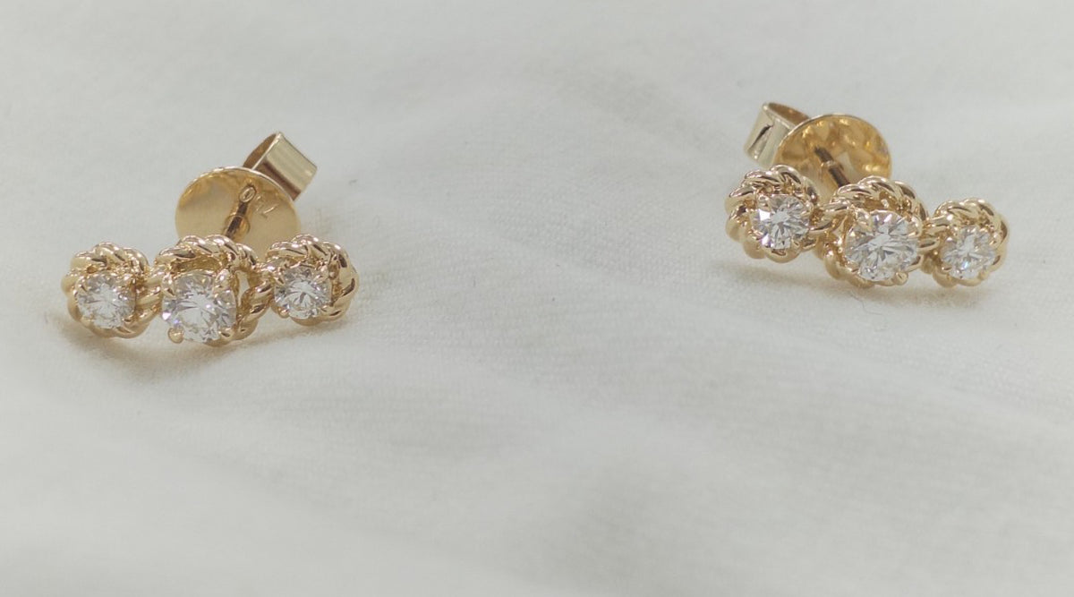 TRIO TWIST EARRING